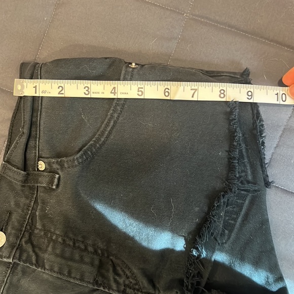 Levi’s black jean shorts - Picture 8 of 8
